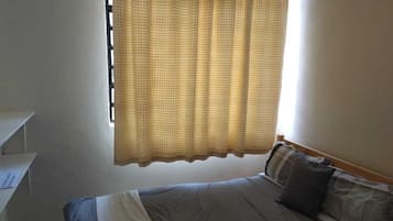 1 chambre, fer et planche Ă repasser, Wi-Fi, draps fournis