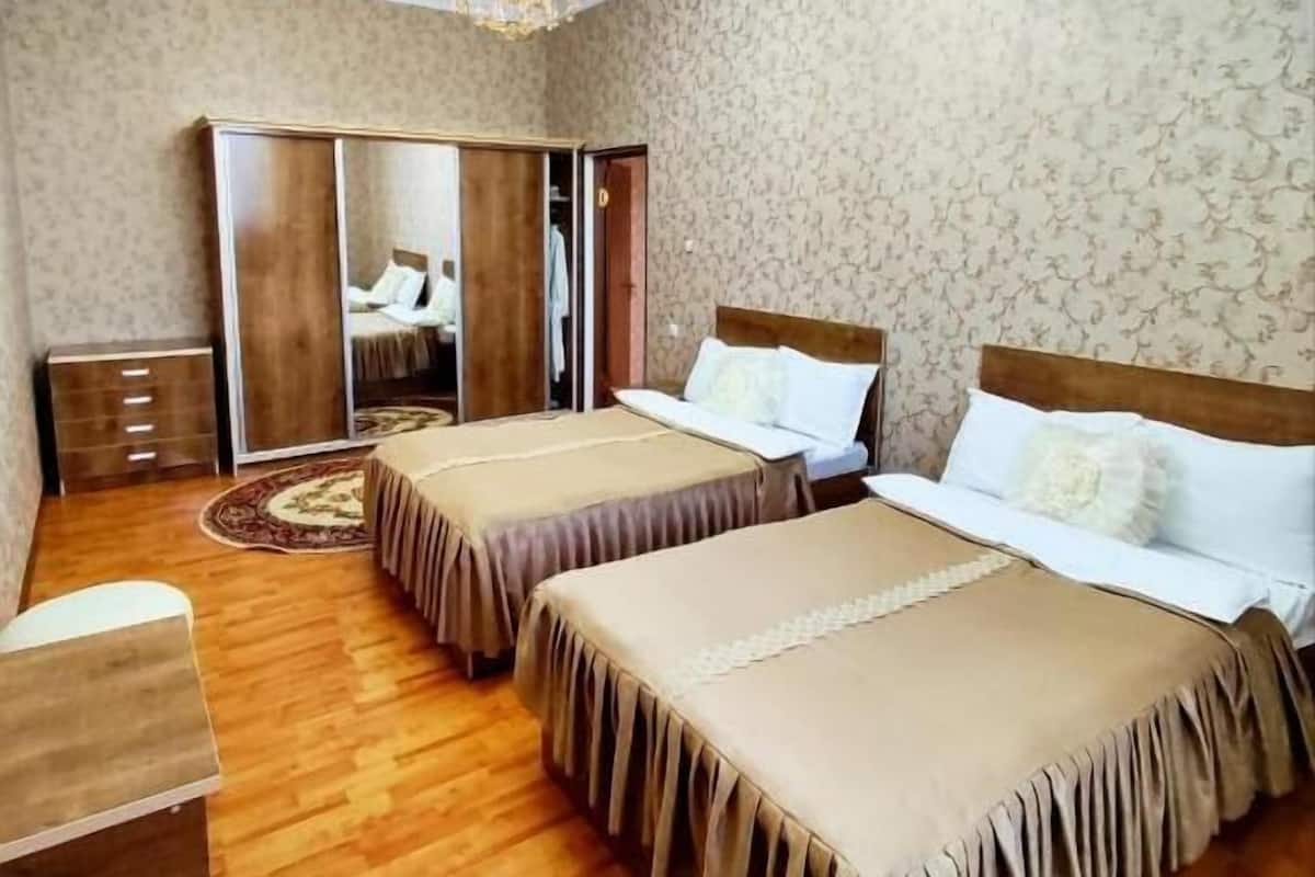 Standard Apartment | Iron/ironing board, WiFi (free)