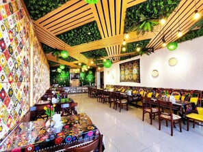 Dining - Asem Hotel (Nukus)