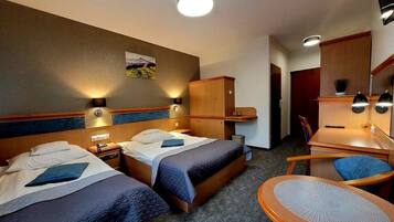 Comfort Room, Mountain View | Premium bedding, in-room safe, individually decorated