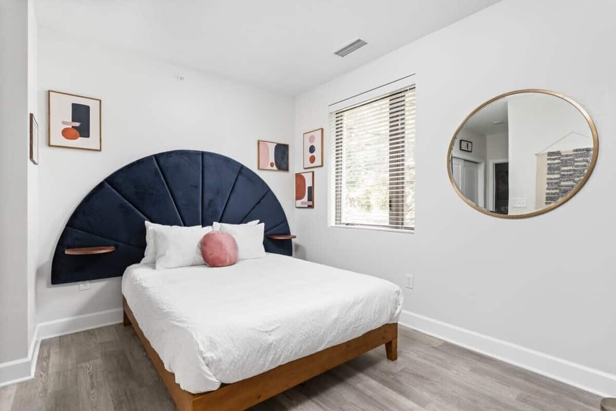 Studio | Wi-Fi gratis dan seprai linen