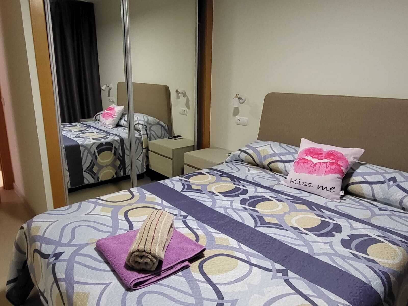 2 soverom, strykejern/-brett, reiseseng for barn og wi-fi (inkludert)