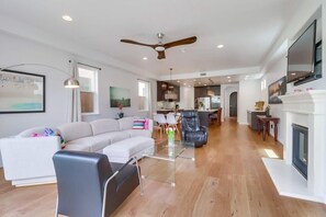 TV, fireplace, offices