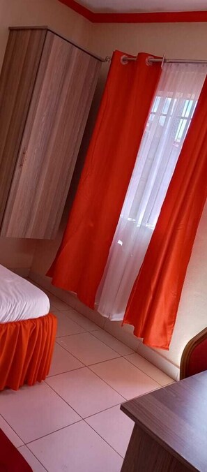 Elite-enkeltværelse | Egyptiske bomuldslagner, premium-sengetøj, dundyner