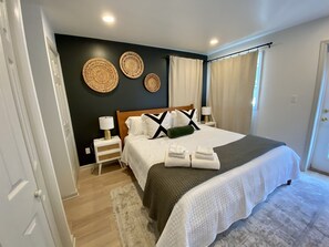 2 chambres, fer et planche à repasser, Wi-Fi, draps fournis