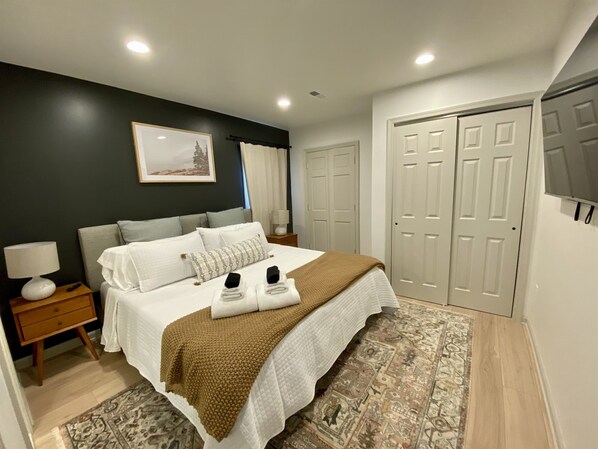 2 sovrum, skrivbord, strykjärn/strykbräda och wi-fi