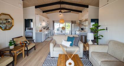 Coral Point - Updated Cozy 4 bedroom w/ Salt Water Pool