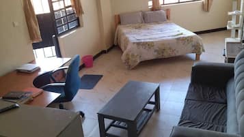 1 Schlafzimmer, BĂŒgeleisen/BĂŒgelbrett, WLAN, BettwĂ€sche