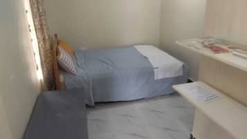 1 chambre, fer et planche Ă repasser, Wi-Fi, draps fournis