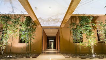 Luxury Apartment | Terrace/patio