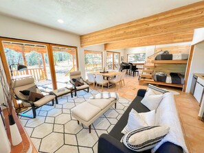 Smart TV - Private Oasis on 15 Acres, Gas Firepit, Large Decks, Private Feel, EV/RV Hookups (Angel Fire)