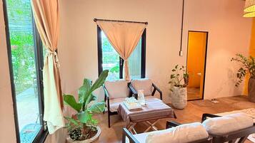 Design studio suite | Hypoallergeen beddengoed, een minibar met enkele gratis items