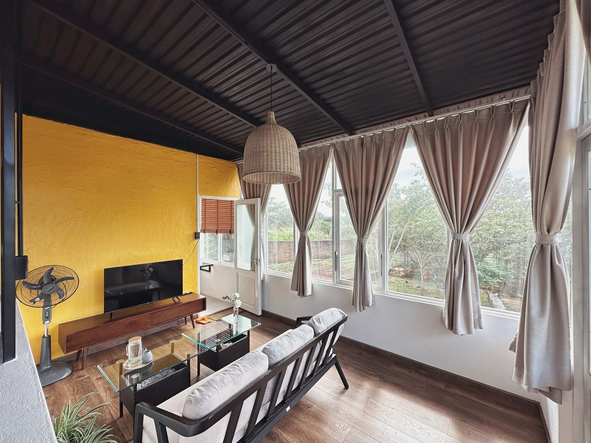 Panoramic Studio | Hypo-allergenic bedding, free minibar items, individually decorated