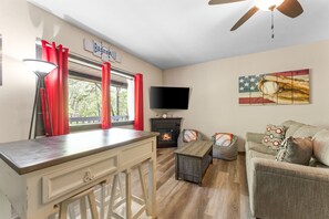 Smart TV, fireplace - Hit a Home Run with Family Fun!Branson's vacation! (Branson)