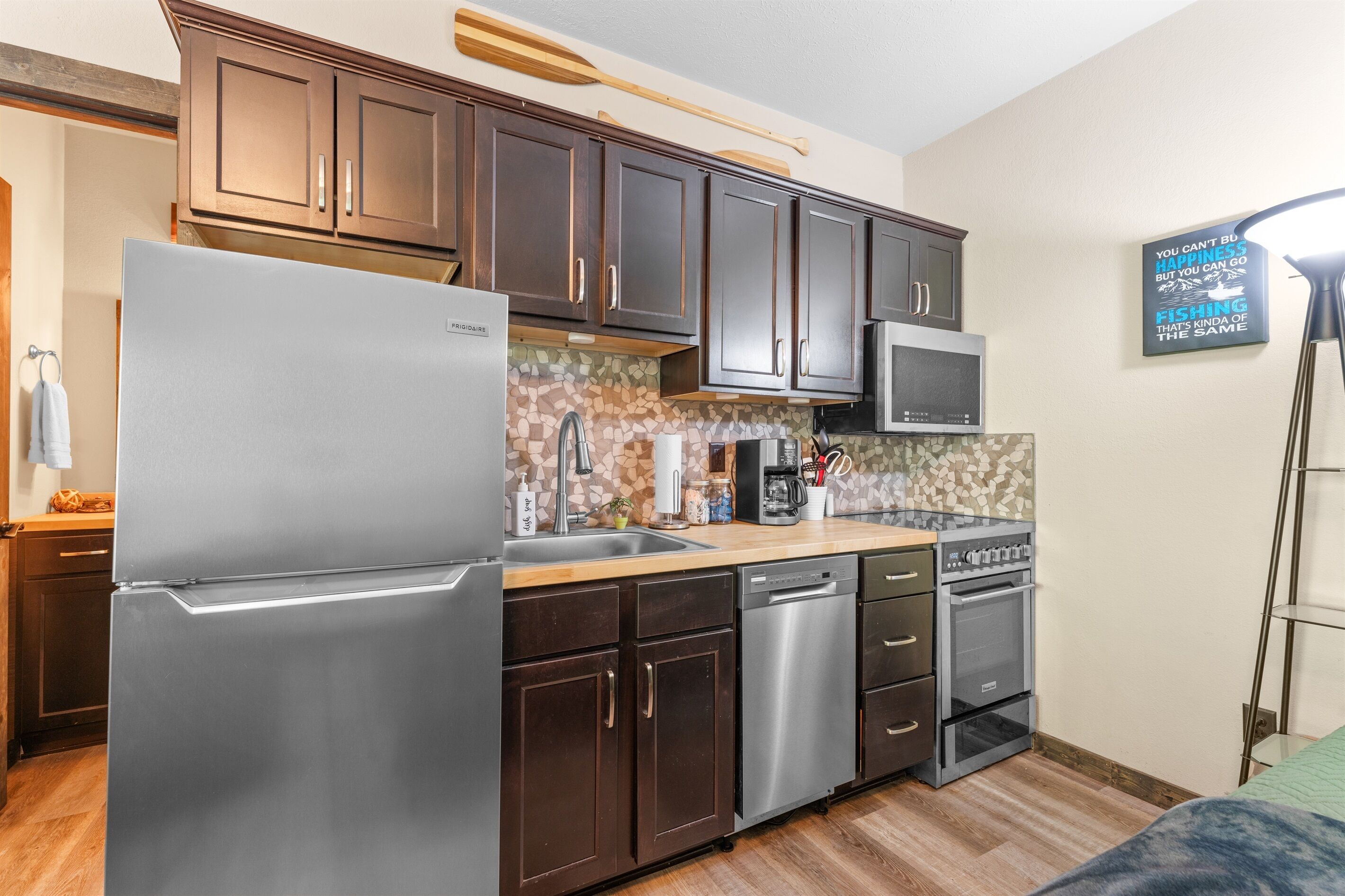 冰箱、微波炉、烤箱、炉灶