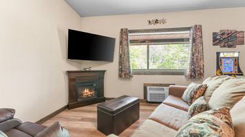 智能电视、电子游戏