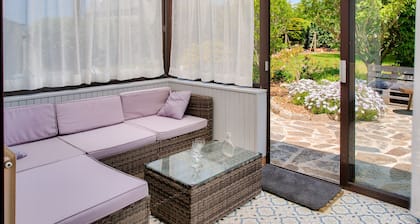 Large house with garden, 6 adults 2 children