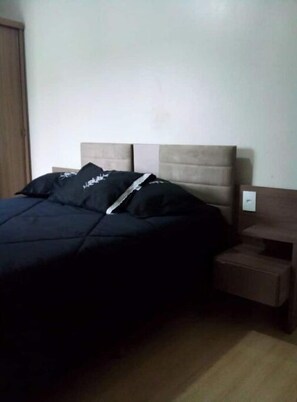 2 chambres, fer et planche à repasser, accès au Wi-Fi (inclus)
