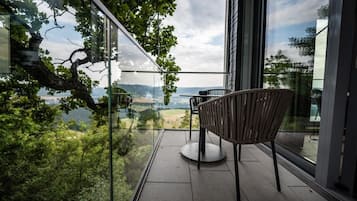 Exclusive Suite, 1 King Bed with Sofa bed, Slope side | Terrace/patio