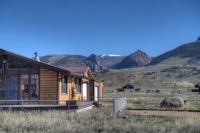 New Listing! Newly Remodled/ATVs Welcome/Pet-Freindly/Mountain Views