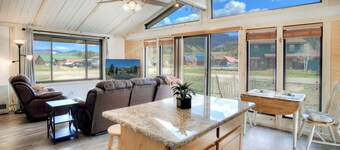 New Listing! Newly Remodled/ATVs Welcome/Pet-Freindly/Mountain Views
