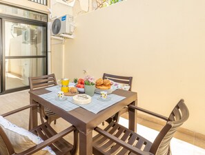 Studio | Terrace/patio