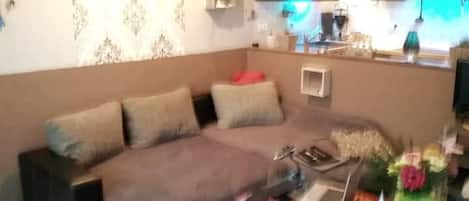 Smart TV, computer monitors