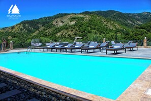 Pool - Solo Grand Boshuri Hotel  (Gori)