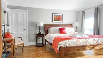 Superior kamer, 1 kingsize bed | 1 slaapkamer, een bureau, een strijkplank/strijkijzer, gratis wifi