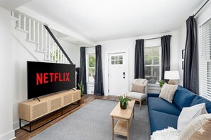 Smart TV - Historic Downtown Plymouth Home in Old Village (Plymouth)