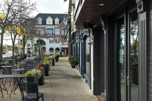 Historic Downtown Plymouth Home in Old Village