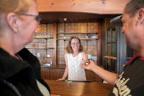 Reception - Hotel Alte Bock 2.0 (Graechen)