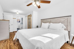 3 bedrooms, desk, iron/ironing board, travel cot