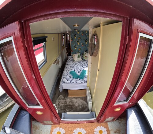 Skippered Canal Boat Holidays