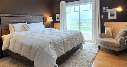 Peaceful Water View House!