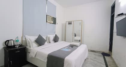 Mauryan Express Hotel @ Hauz Khas Fort