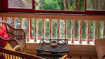 Comfort Room | Balcony