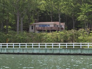 Exterior - Intimate Island Getaway with Stunning 180˚ Waterfront Views (Shelter Island Heights)