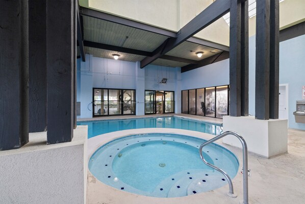 Piscine intérieure, piscine chauffée