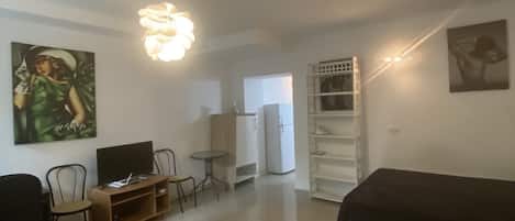 1 chambre, fer et planche Ă repasser, Wi-Fi, draps fournis