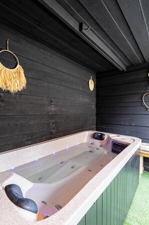 Bain à remous intérieur