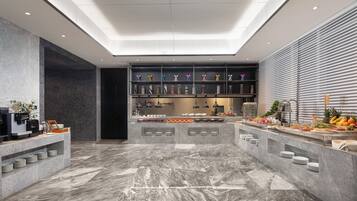 Daily buffet breakfast (CNY 118 per person)