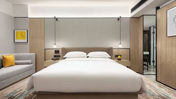 Standard Room, 1 King Bed | Down comforters, pillowtop beds, desk, blackout drapes