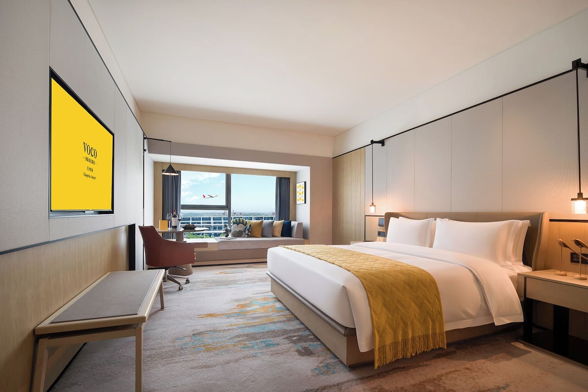 Grand Room, 1 King Bed, City View