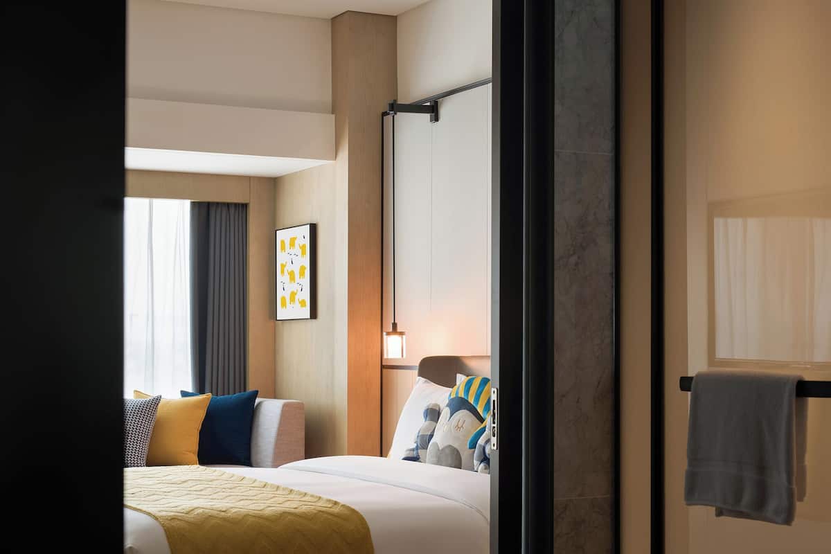Executive Studio Suite, 1 Bedroom | Down comforters, pillowtop beds, desk, blackout drapes