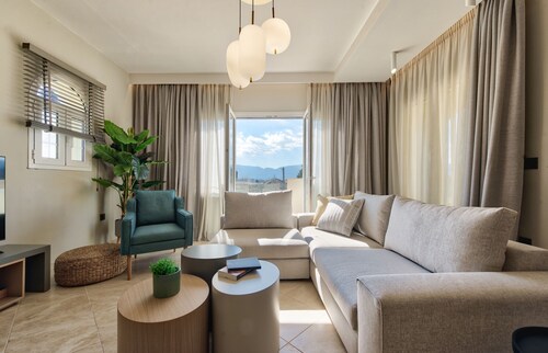 Diogia Luxury Apartment