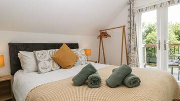 2 bedrooms, individually decorated, individually furnished, free WiFi