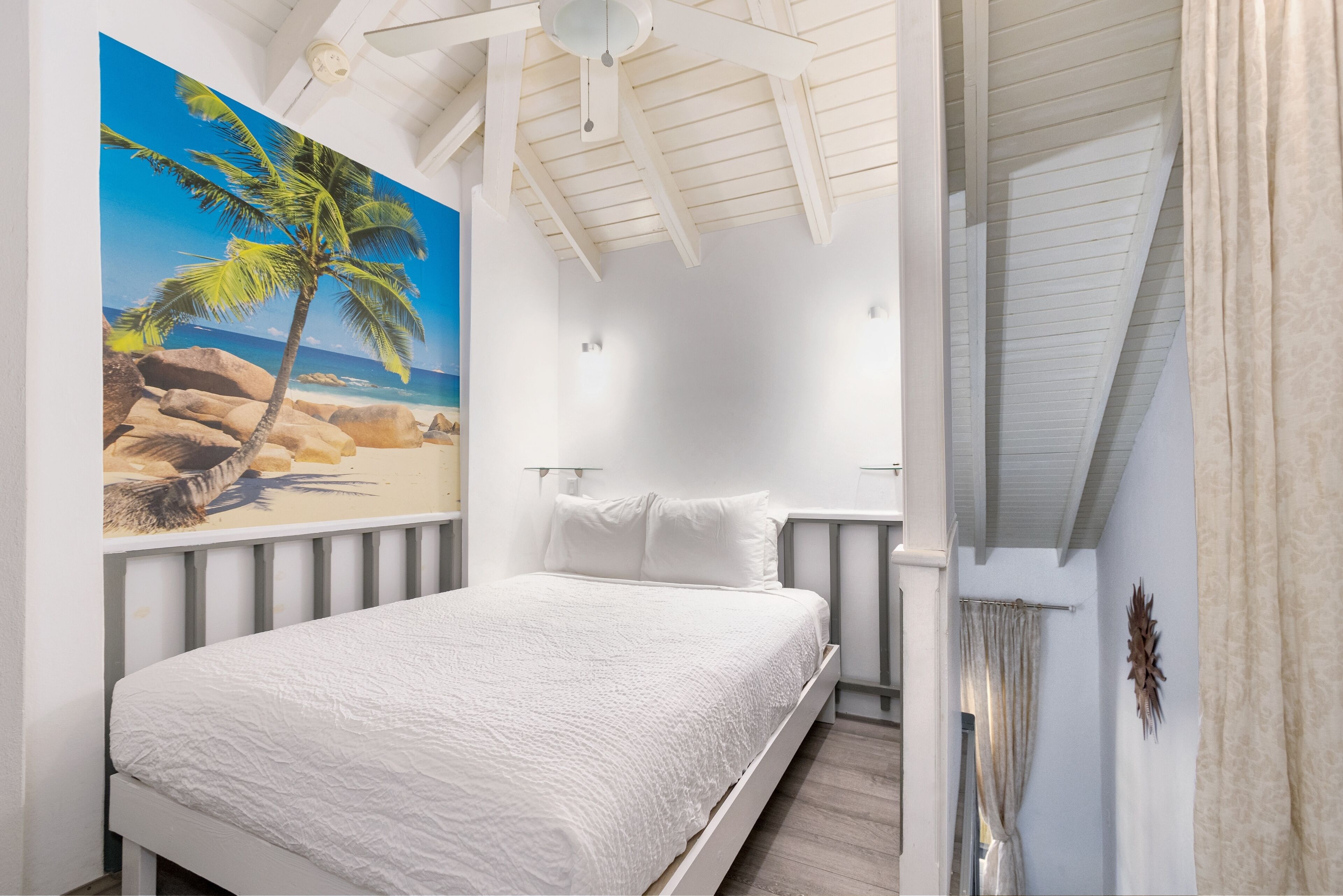 4 Schlafzimmer, Schreibtisch, Bügeleisen/Bügelbrett, Reisekinderbett