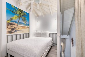 4 chambres, bureau, fer et planche à repasser, lit parapluie