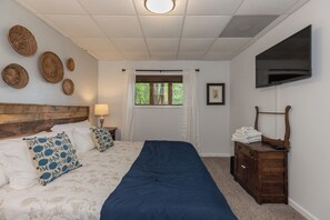 5 makuuhuonetta, silitysrauta/-lauta, vauvan matkasänky, Wi-Fi